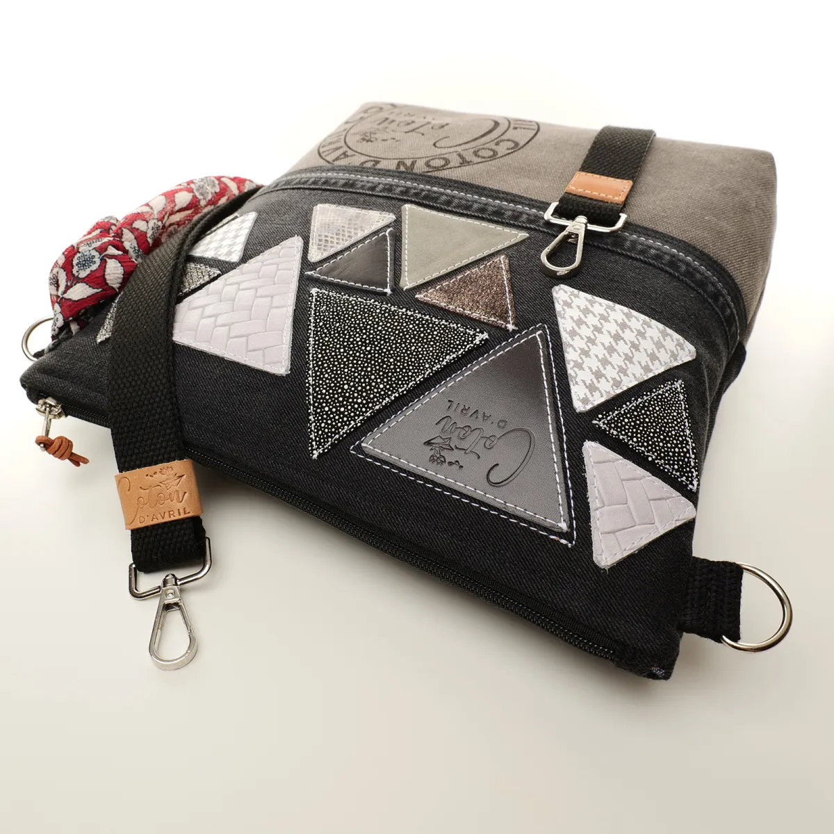 Sac à main bandoulière Coton d'Avril BEATRIS Edition Jean triangles carbone