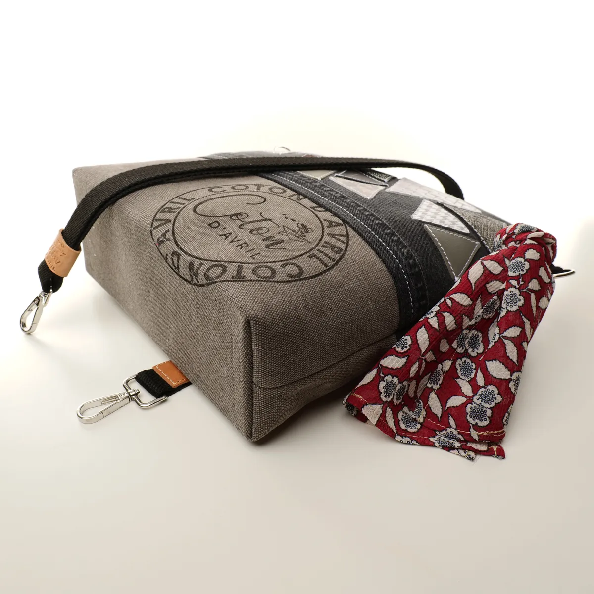 Sac à main bandoulière Coton d'Avril BEATRIS Edition Jean triangles carbone