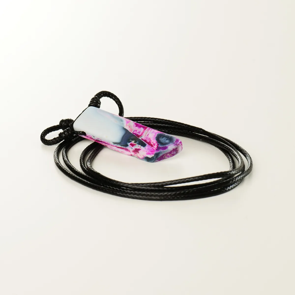 Collier Pierre d'Agate Fuchsia Coton d'Avril