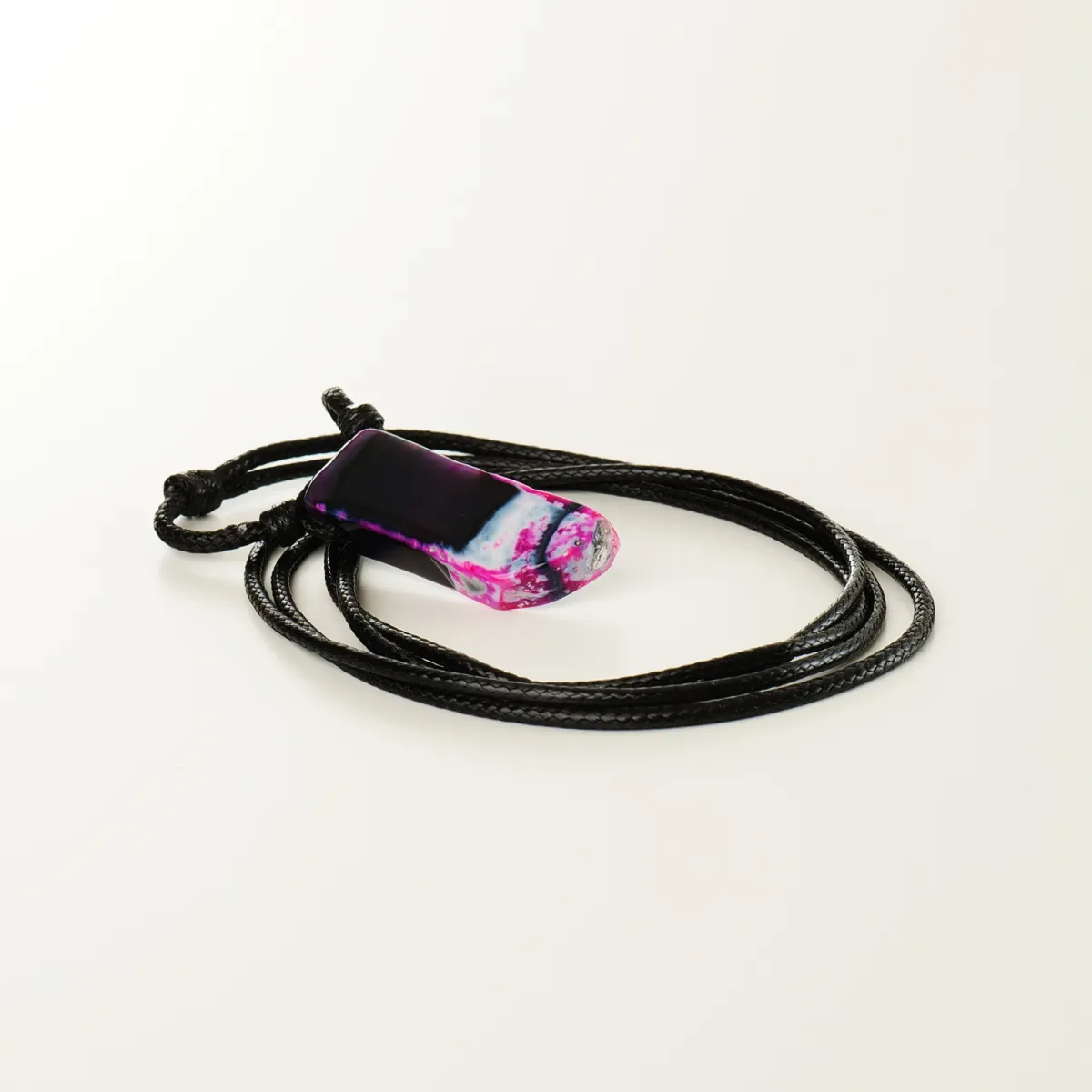 Collier Pierre d'Agate Fuchsia Coton d'Avril