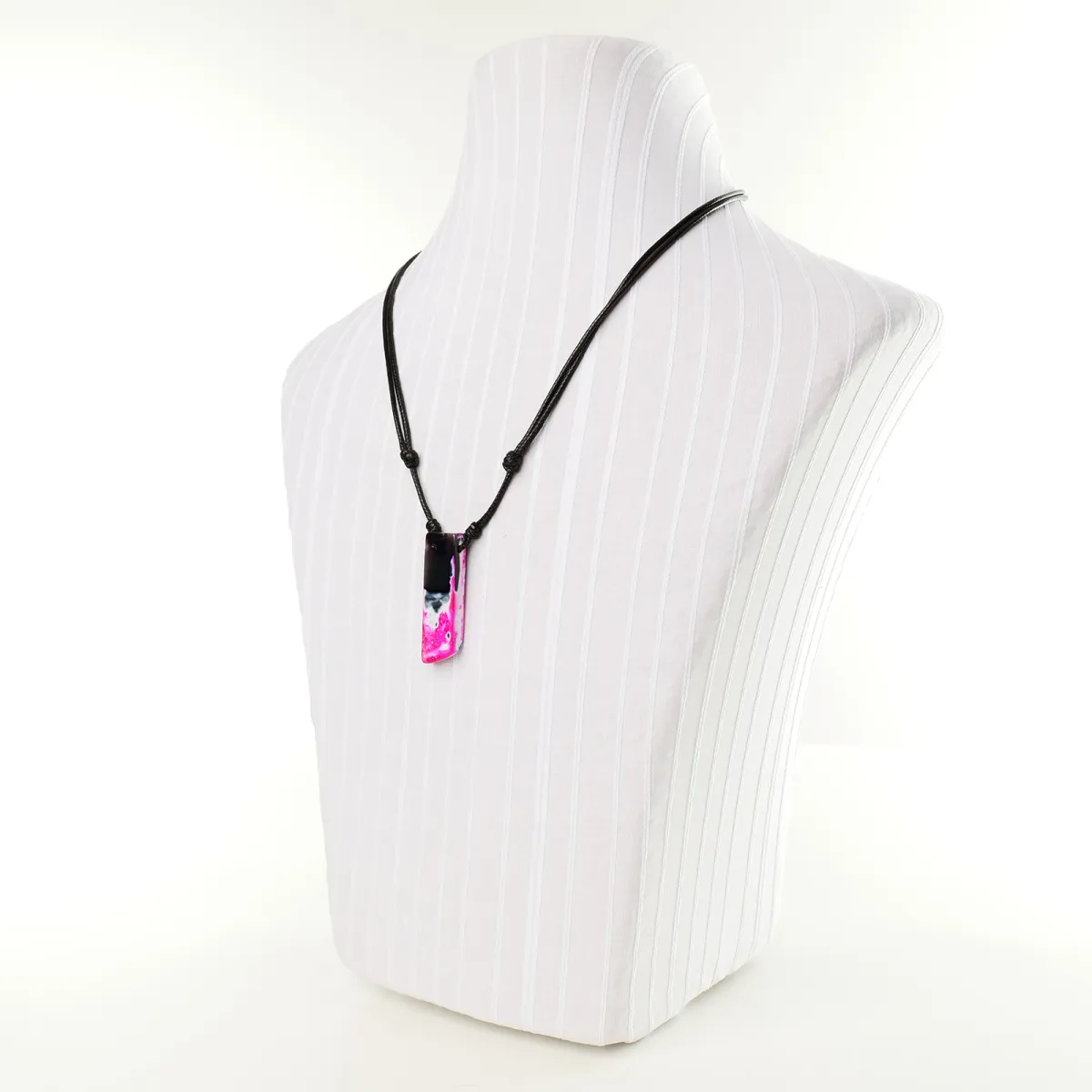 Collier Pierre d'Agate Fuchsia Coton d'Avril